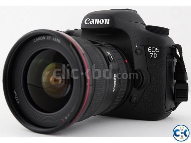 Canon 7D With 18-55mm Lens Battery Grip large image 0