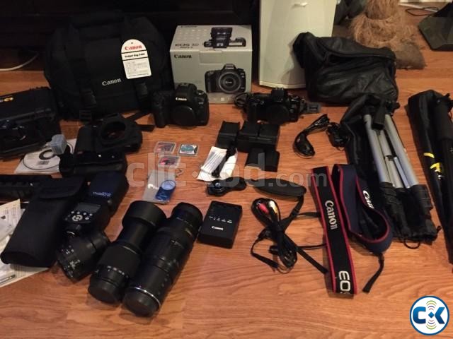 Canon EOS 5D Mark II 21.1 MP Digital SLR Camera 2 CAMERAS 3 large image 0