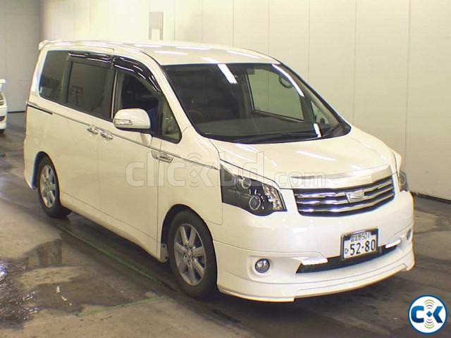 TOYOTA NOAH ZEUS large image 0