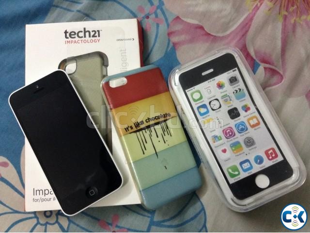 URGENT SALE - iPhone 5C White 8GB 4 month used Cases large image 0