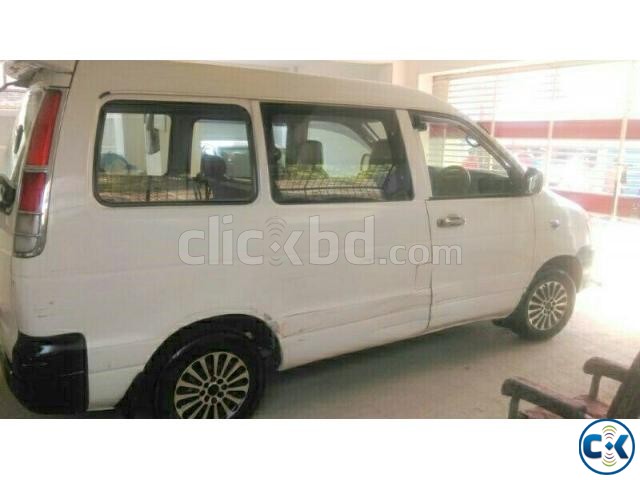 Toyota Noah 2004 large image 0