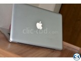 Apple MacBook Pro i5 4GB 750GB HDD 5 Hours Charge