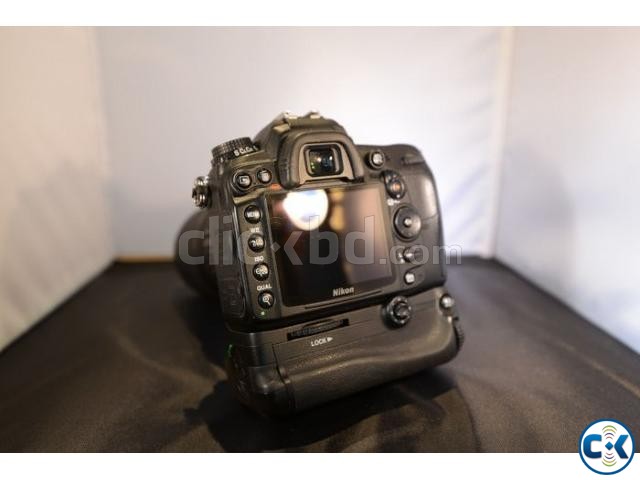 Nikon D7000 with Battery grip large image 0