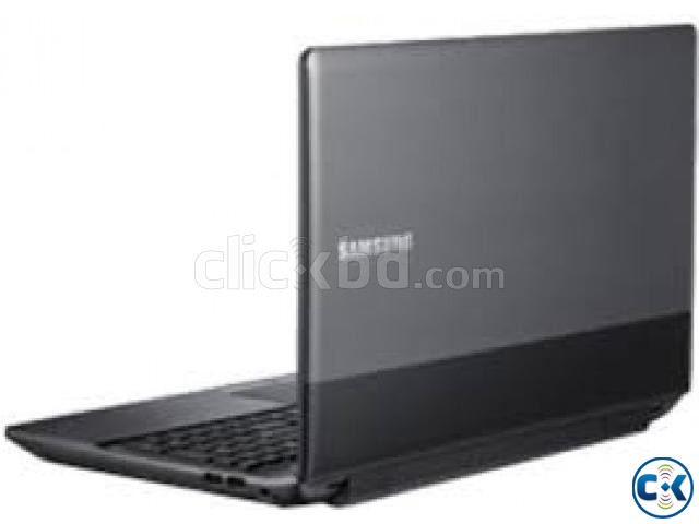 Samsung RV520 Core i3 Laptop large image 0