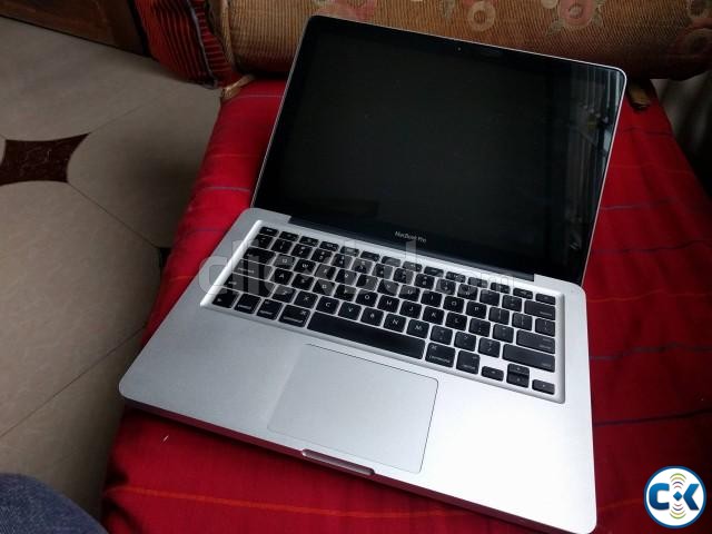 Apple Macbook pro 13.3 inch large image 0