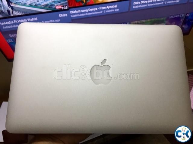 Apple Macbook Air 11 Full Boxed with all accessories large image 0