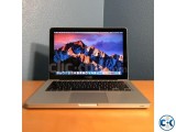 Macbook Pro 15 inch 8 GB RAM 1000TB Harddisk