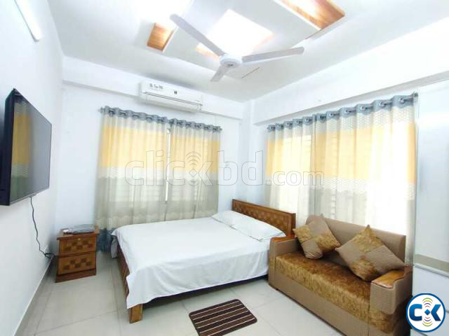 Cozy Furnished 1bhk Flats Available In Bashundhara large image 0