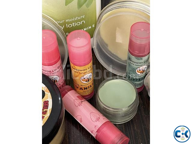 Beeswax lip balm large image 2