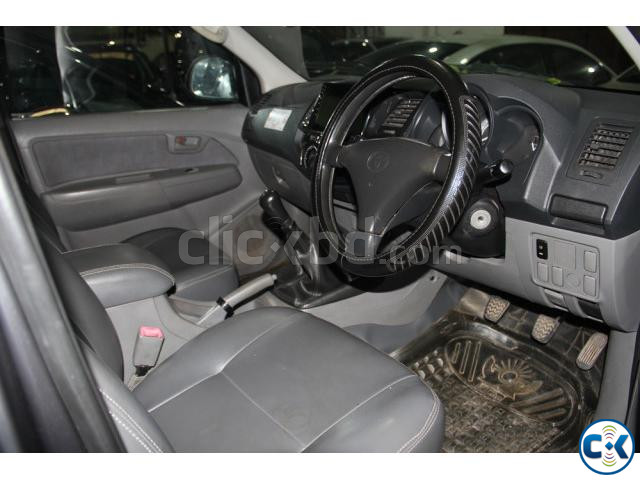 Toyota Hilux Double cabin Pickup D4D 2011 large image 2