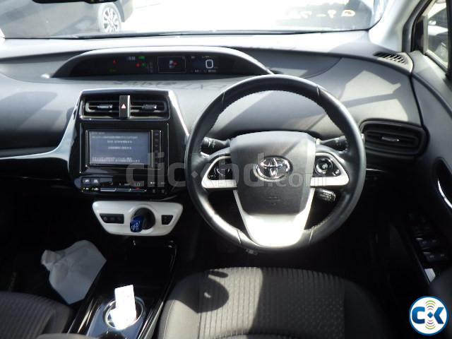 Toyota Prius S Safety Plus Package Showroom Available 2018 large image 4