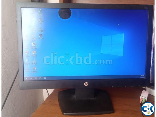 HP V19b 19 -inch Monitor large image 2