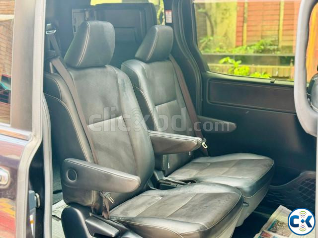 Toyota Esquire GI Package Sunroof 2018 large image 2