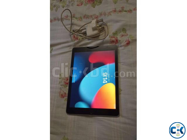 Apple iPad 2017 for Sale large image 1