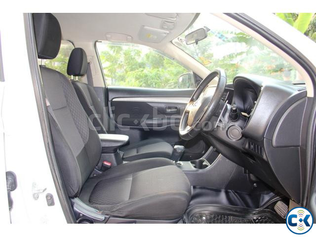 Mitsubishi Outlander New Shape 7 Seat 2012 large image 1