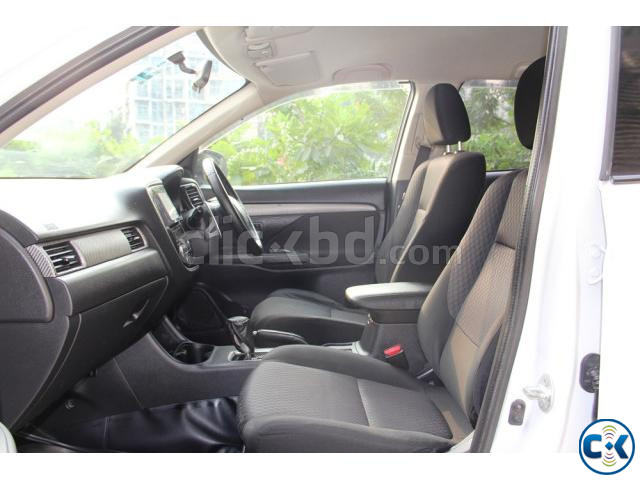 Mitsubishi Outlander New Shape 7 Seat 2012 large image 2