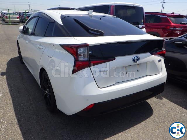 TOYOTA PRIUS A TOURING SELECTION PACK 2019 MODEL large image 2