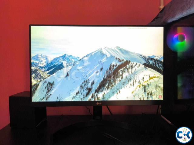 Lg borderless monitor large image 0