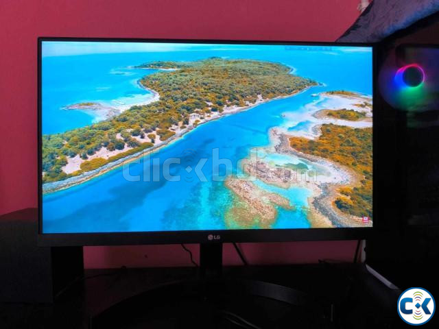 Lg borderless monitor large image 1