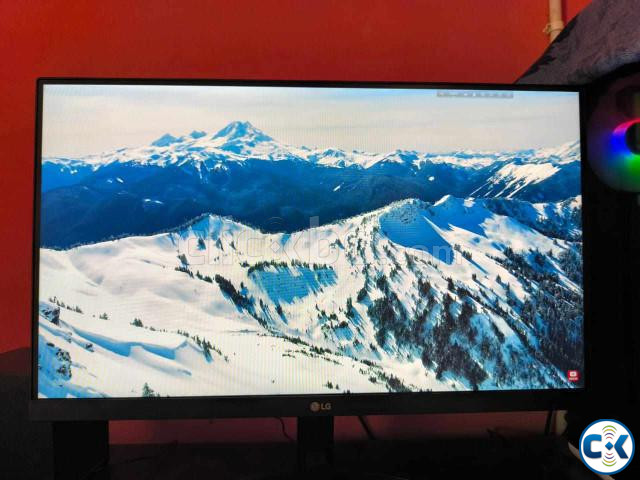 Lg borderless monitor large image 2