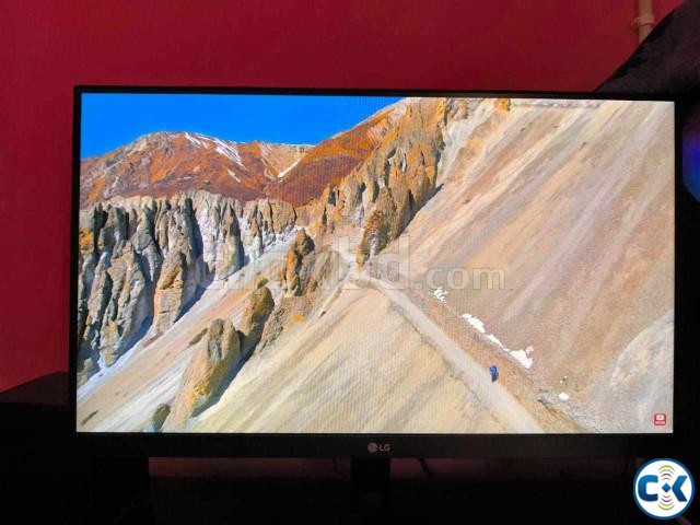 Lg borderless monitor large image 3