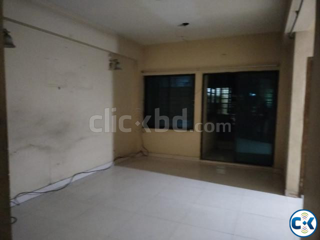 1665 sft used 1913 sft brand new flat at Shantinagar large image 3