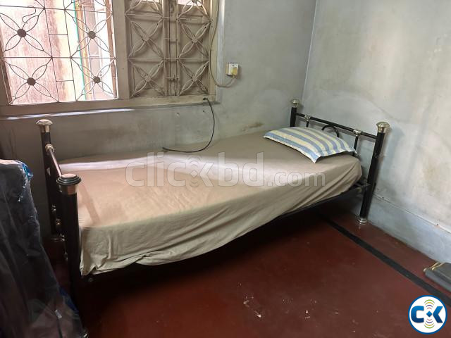 Single bed wrought iron on slae large image 1