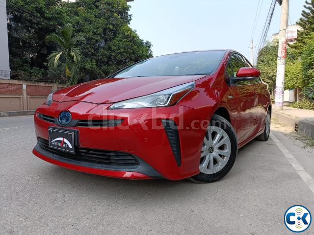 Toyota Prius 2019 large image 1