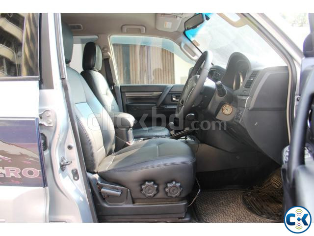 Mitsubishi Pajero Exceed V93 7 Seat 2006 large image 2