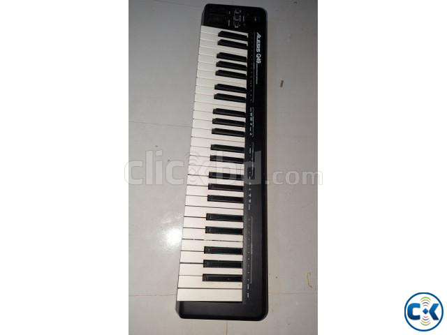 Alesis Q49 Midi Keyboard large image 1