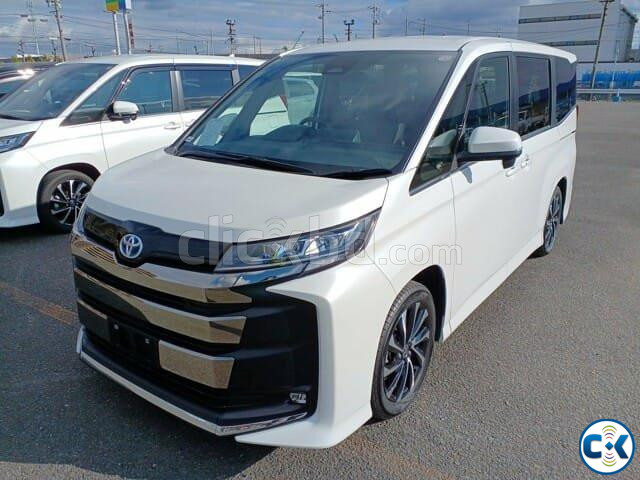 Toyota Voxy 2023 large image 4