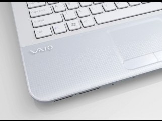 sony vaio vpcea15fg white-core i3- 2.13 Ghz 4GB RAM 