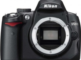 Nikon D5000 with Nikon AF-S DX 18-105 mm lens