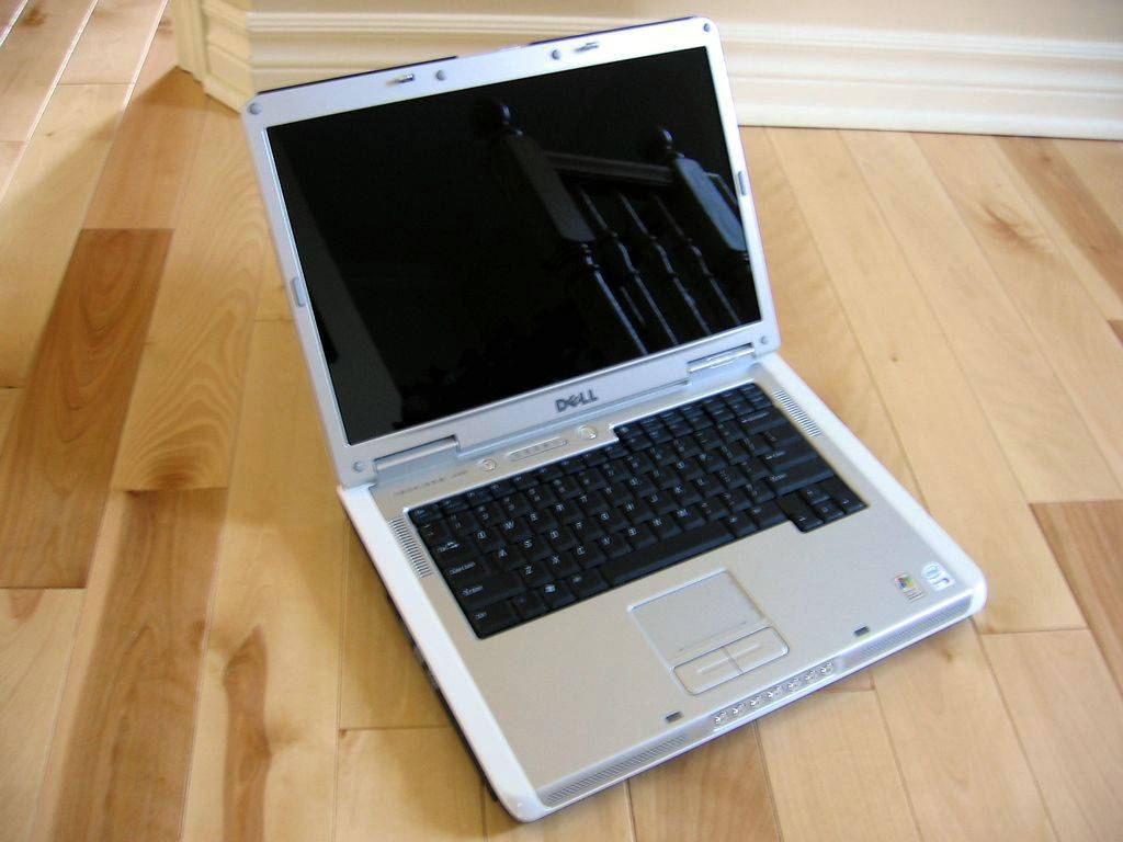 Inspiron 6400 Dual core processor 16.1 inch LCD  large image 0