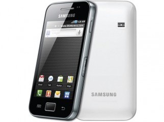 Samsung galaxy Ace. new set with everything 8GB memory crd