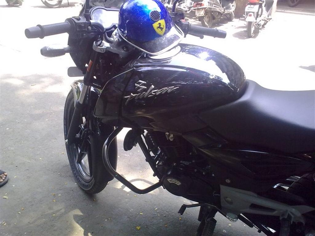 pulser 150cc urgent sell.need money 2 go dubai as a worker. large image 0