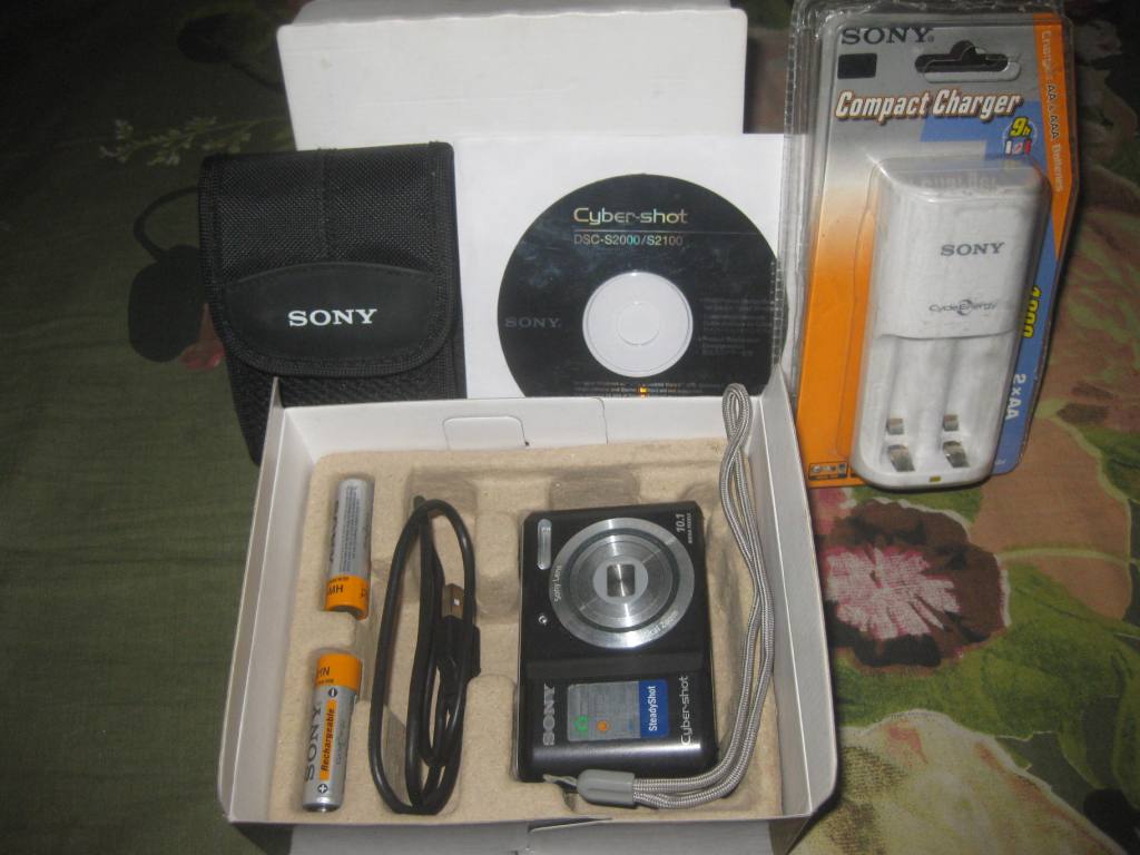 Sony CyberShot Digital Camera 10.1 Megapixel large image 0