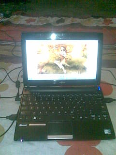 fujitsu netbook large image 0