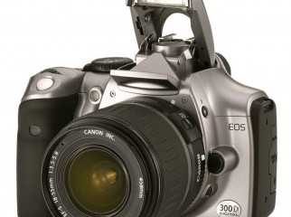 Canon EOS D3000 lens EF-AF18-55 