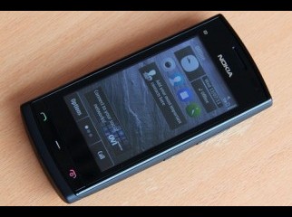 Nokia 500 new condition 1GHz processor 2GB