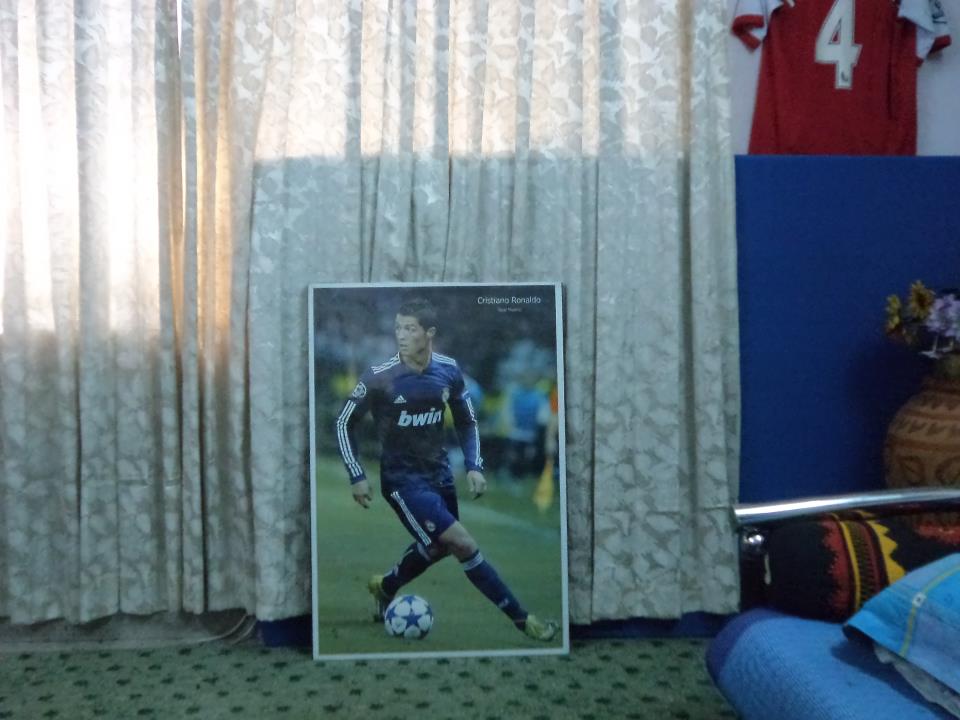 Framed poster of Cristiano Ronaldo Real Madrid  large image 0