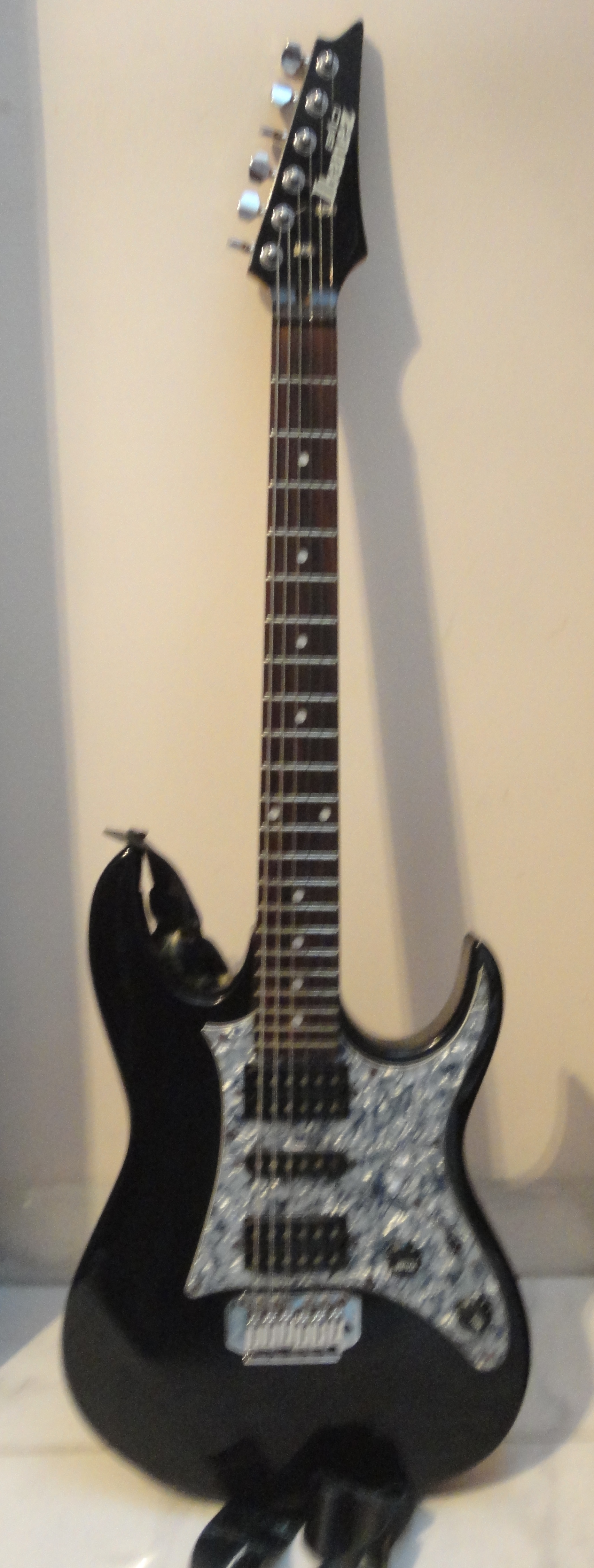 IBANEZ GIO Semi-Floyd Guitar up for sale... large image 0