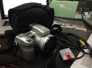 Sony DSC-H7 Digital Camera