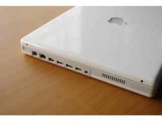 The iBook G3 500 Dual USB - Translucent White features a