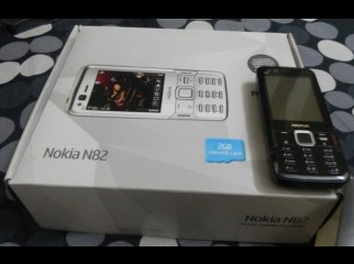 Nokia N82