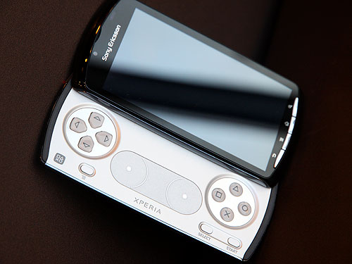 SONY ERICSSON XPERIA PLAY 21500 TK  large image 2