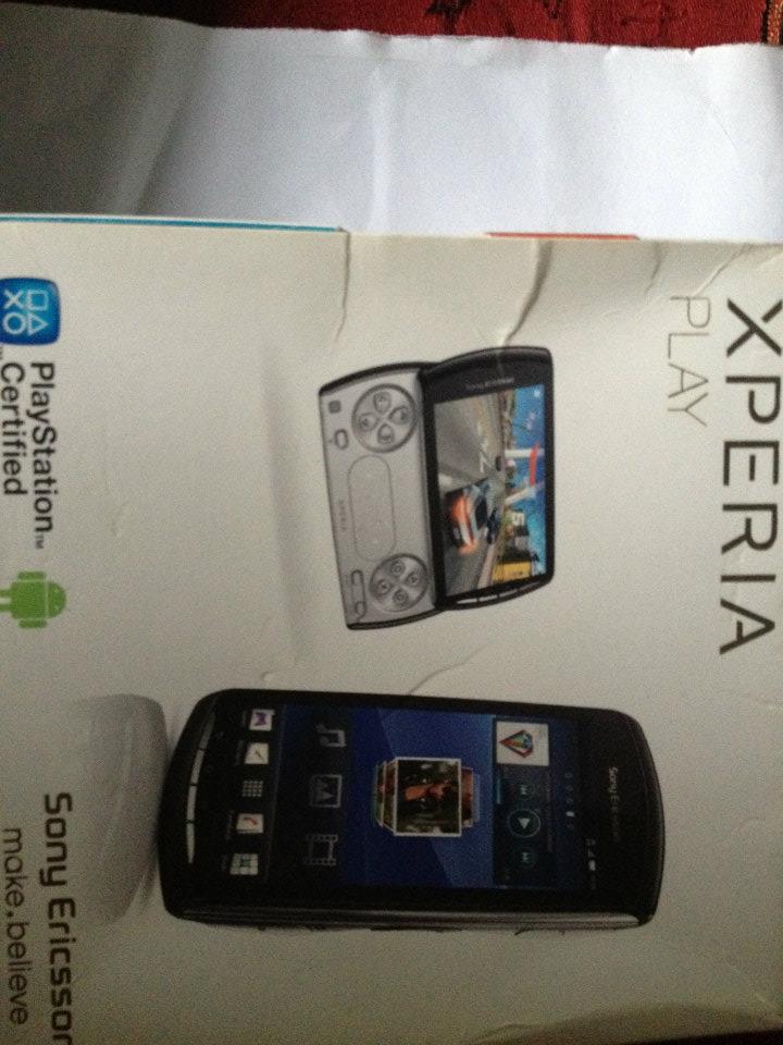 Sony Ericsson Xperia Play large image 0