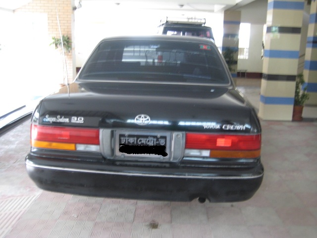 Toyota Crown-Sedan large image 0