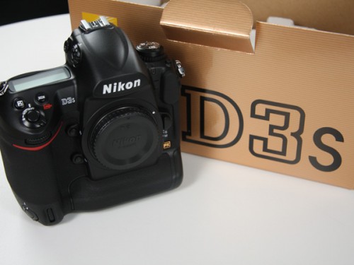 Nikon D90 12MP DSLR Camera 400USD large image 0