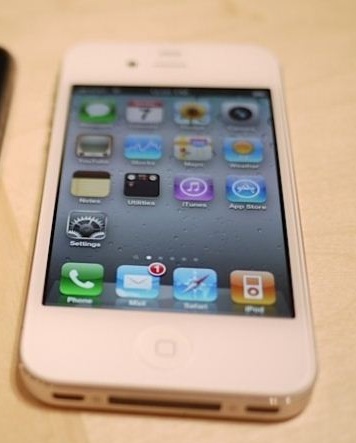 iPhone 4s white URGENT  large image 0